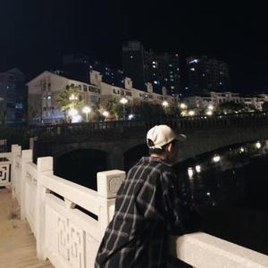 不知火舞❌爆奶水摇舌头图片
